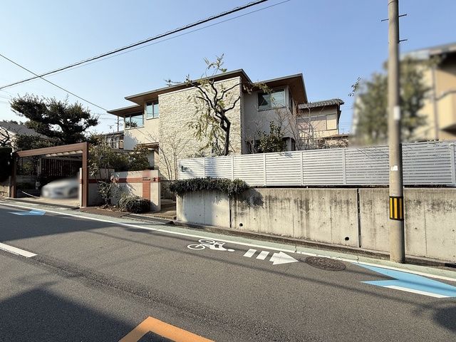 Modern 4SLDK Family Home in Suita, Osaka - Near Senriyama Station - Image 1