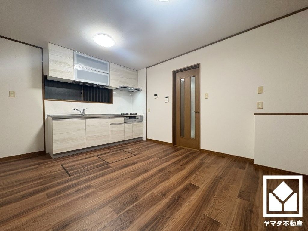 Renovated 2LDK House for Sale in Nishinomiya, Hyogo - Thumbnail 4