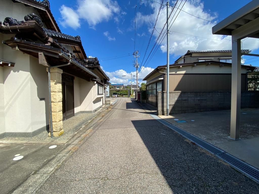 Stylish 4LDK Custom Home Near Tsuruta Station, Ishikawa - Thumbnail 2