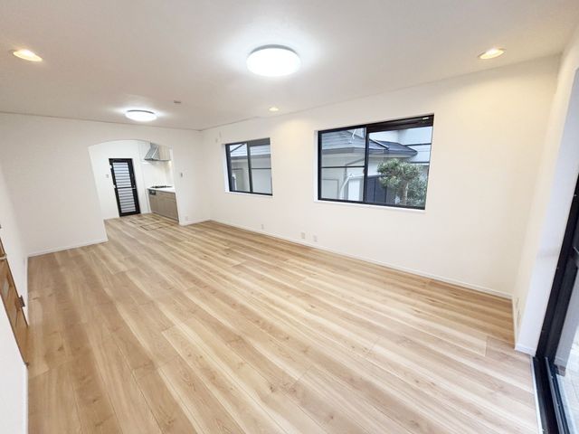 Renovated 5LDK House for Sale in Kawachinagano, Osaka - Thumbnail 3