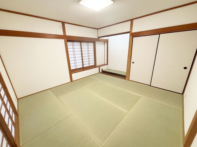 Renovated 5LDK House for Sale in Kawachinagano, Osaka - Thumbnail 4