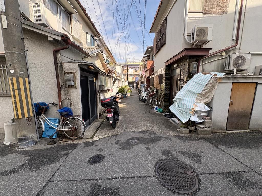 Pre-owned 4DK Townhouse in Toyonaka, Osaka - Thumbnail 3