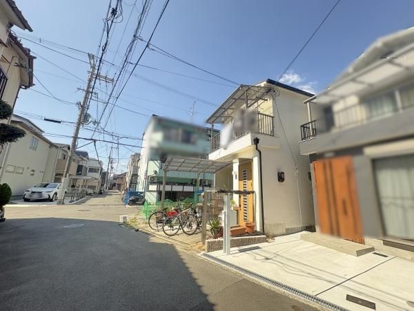 Renovated 2LDK Corner House with 3-Car Parking in Higashiosaka - Thumbnail 3
