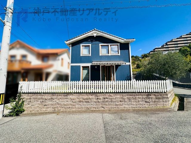 Modern 3SLDK House in Kobe's Tarumi Ward with Garden and Parking - Thumbnail 3