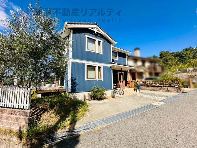 Modern 3SLDK House in Kobe's Tarumi Ward with Garden and Parking - Thumbnail 4