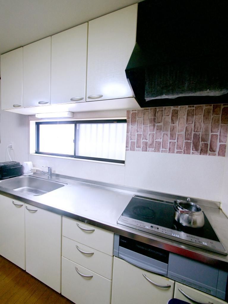 3LDK Detached House for Sale in Hirakata, Osaka - Near Schools - Thumbnail 2