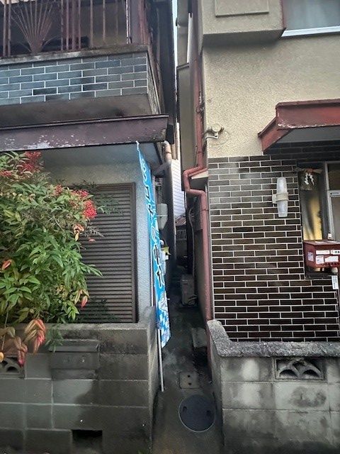Vacant 3DK House for Sale in Neyagawa City, Osaka - Thumbnail 2