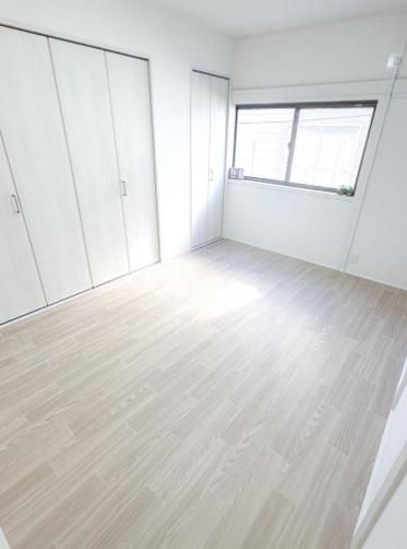 Renovated 3DK House near Kawauchi-Kosaka Station, Higashiosaka - Thumbnail 2