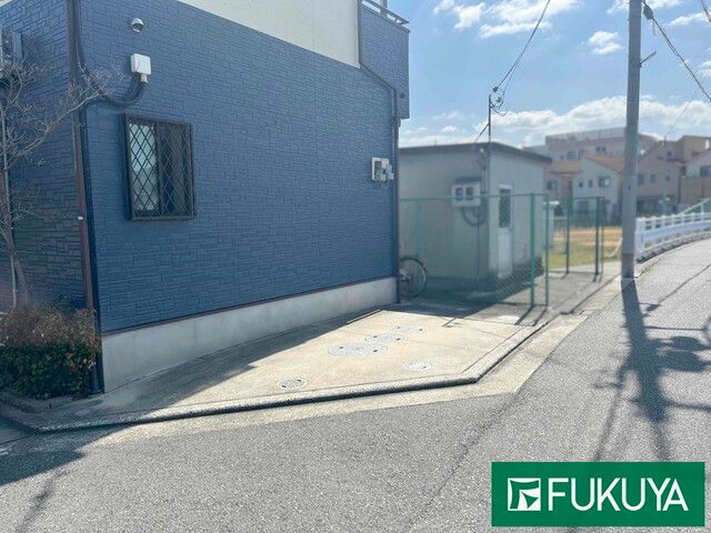 4LDK All-Electric House with Solar Panels in Sakai, Osaka - Thumbnail 4