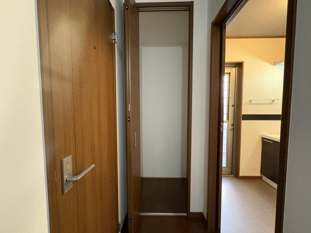3LDK Detached House for Sale in Higashiosaka, Osaka - Thumbnail 3