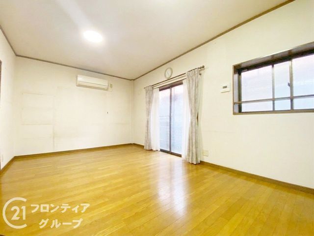 5LDK RC House for Sale in Higashiosaka, Osaka - Near Ishikiri Station - Thumbnail 2