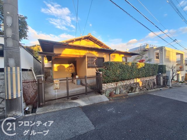 Traditional 4DK House with Japanese Garden in Kobe's Suma Ward - Thumbnail 4