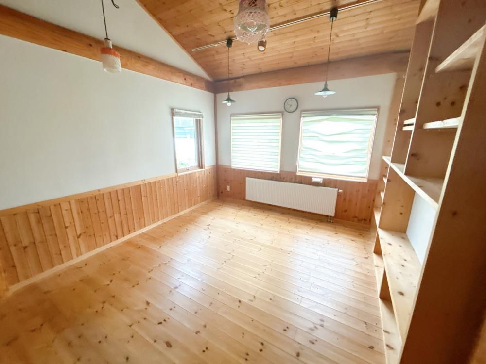 Log House with Pizza Oven on 1604 sqm Land in Atsuma, Hokkaido - Thumbnail 3