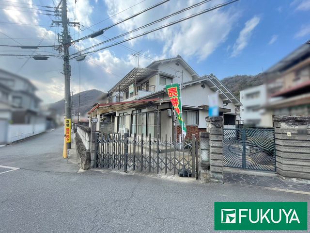 1970 6DK House in Himeji with Renovated Kitchen & Bath - Thumbnail 2