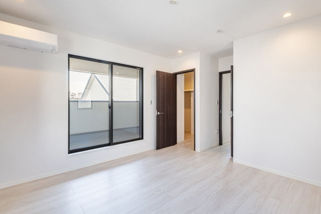 Modern 3LDK House with Solar & Ene-Farm in Kobe's Higashinada Ward - Thumbnail 4