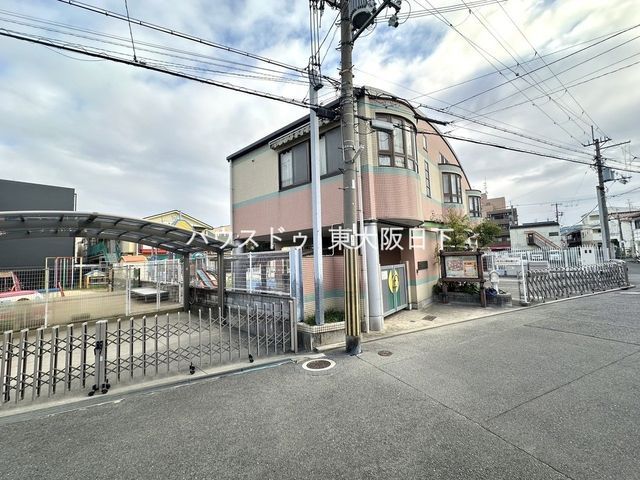 2017-Built 4LDK House with Solar Power & Seismic Grade 3 in Higashiosaka - Thumbnail 3