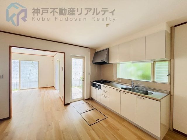 Renovated 4LDK House in Quiet Kobe Neighborhood | 108 sqm - Thumbnail 3