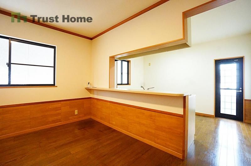 Renovated 4LDK Family House with Garage in Kobe's Tarumi Ward - Thumbnail 4