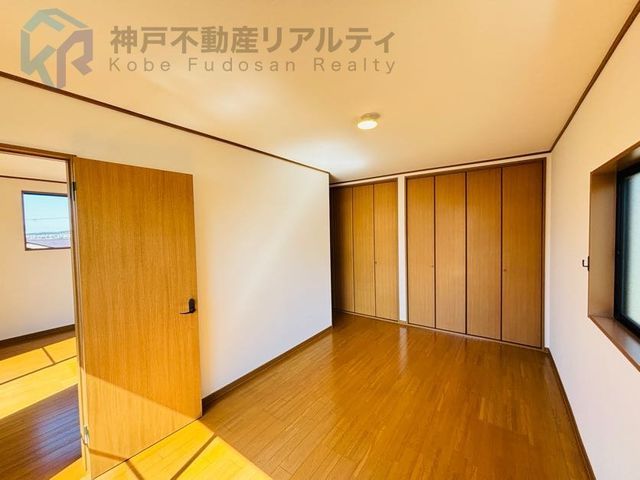 Renovated 4LDK House for Sale in Tomogaoka, Kobe - Thumbnail 4