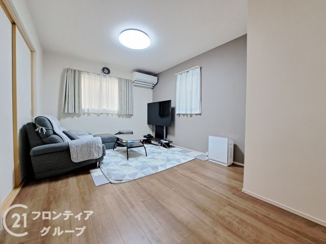 Modern 4LDK House Near Takashihama Station, Takashi, Osaka - Thumbnail 4