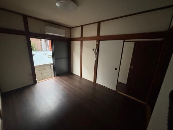 Renovated 3DK House near Kawauchi-Hanazono Station, Higashiosaka - Thumbnail 4