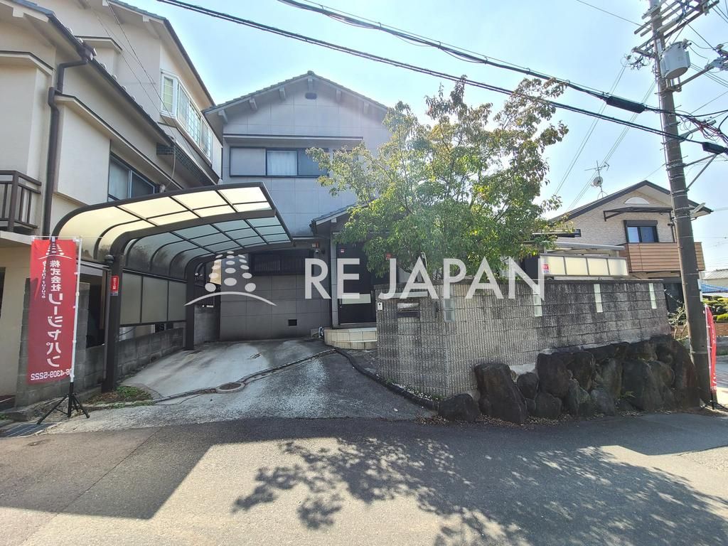 4LDK Renovated House with Large Garden in Higashiosaka, Osaka - Thumbnail 2