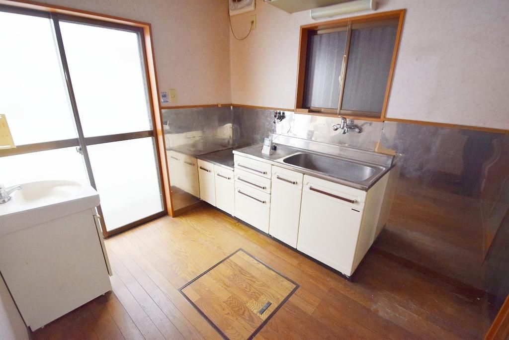 4K Wooden House for Sale in Kobe Hyogo-ku - 500万円 - Thumbnail 2
