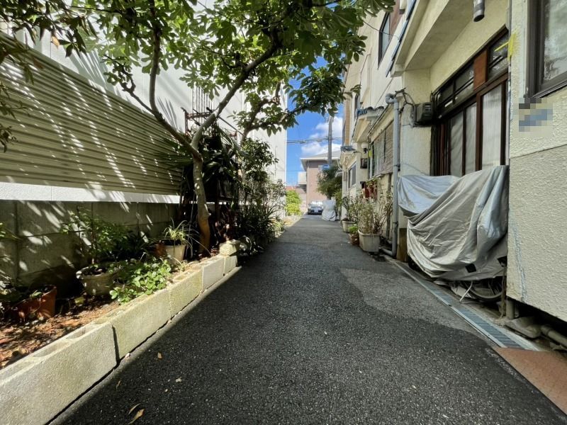 8K Terrace House for Sale in Higashiosaka, Osaka - 3 Train Lines - Thumbnail 3