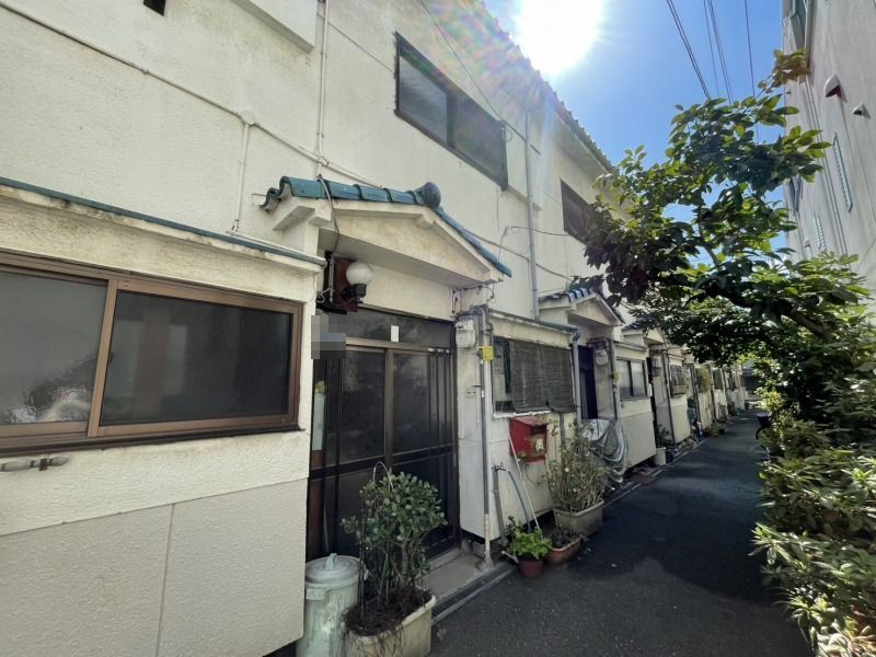 8K Terrace House for Sale in Higashiosaka, Osaka - 3 Train Lines - Thumbnail 2