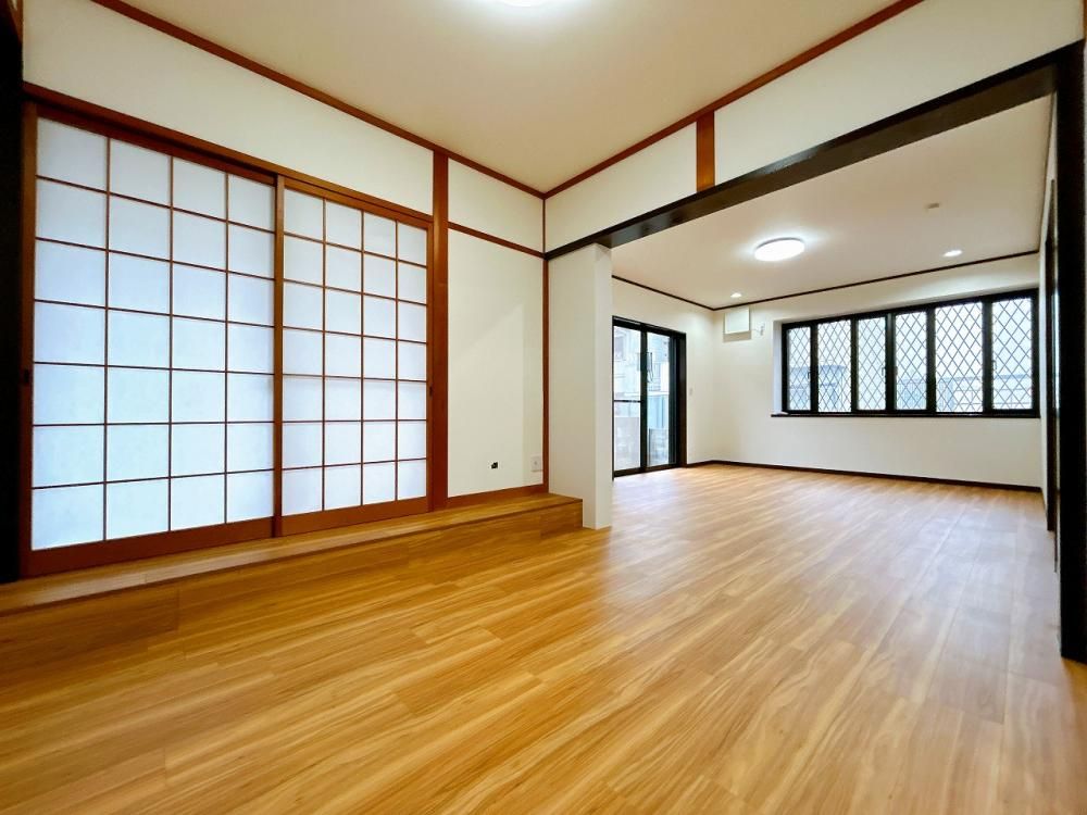 Renovated 5LDK House in Himeji with Parking for 5+ Cars - Thumbnail 4