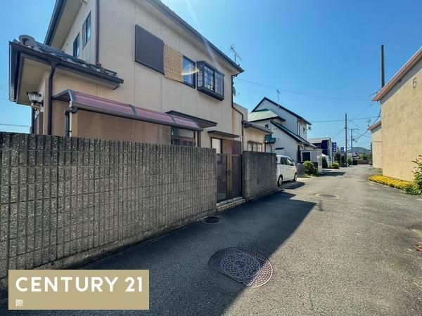 7LDK House for Sale in Matsugaoka, Wakayama City - Thumbnail 3
