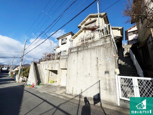 中古一戸建て 川西市錦松台 4LDK 1,000万円 - Thumbnail 2