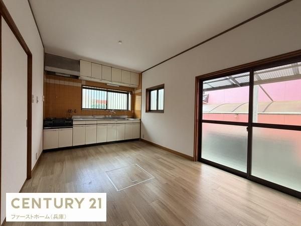 5DK House for Sale in Tatsuno City, Hyogo | Renovated Akiya - Thumbnail 3