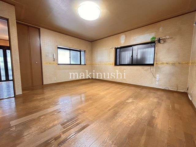 3LDK Detached House for Sale in Habikino, Osaka - Thumbnail 4