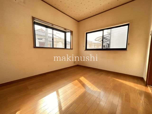 3LDK Detached House for Sale in Habikino, Osaka - Thumbnail 2