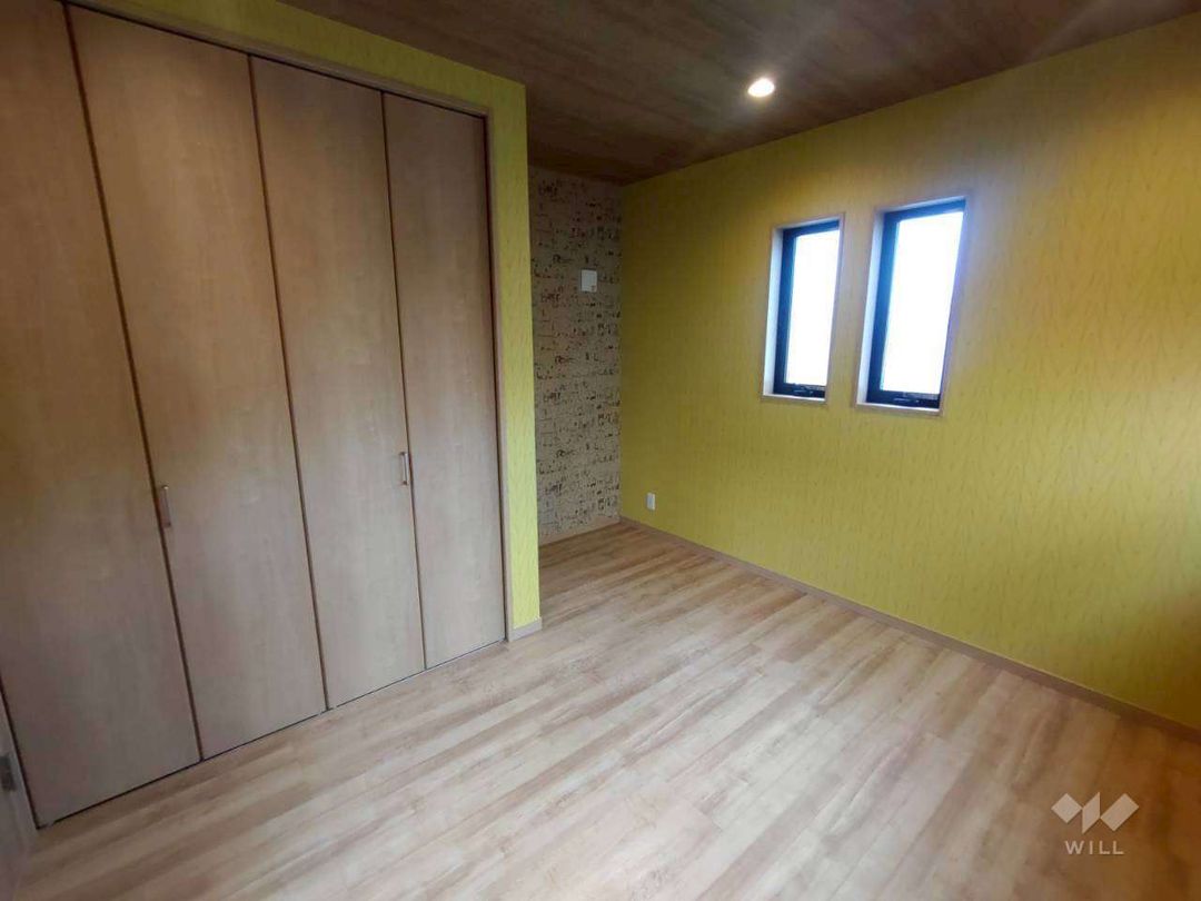 Modern 2023-Built House for Sale in Osaka's Awaji District - Thumbnail 4
