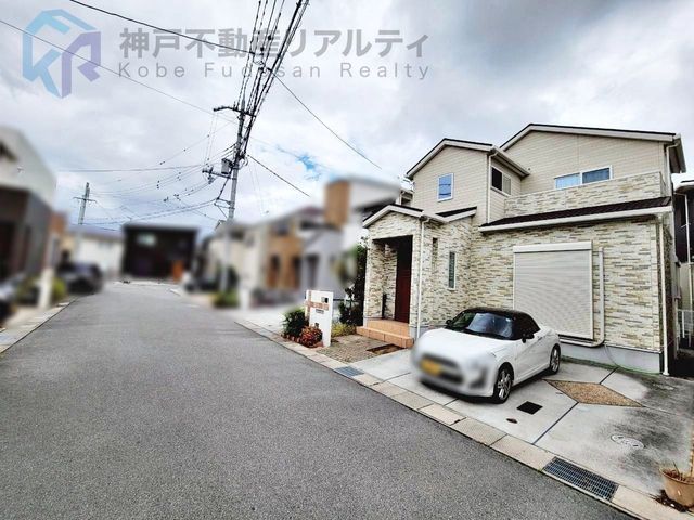 4LDK House with Solar Panels & Parking in Akashi, Hyogo - Thumbnail 2