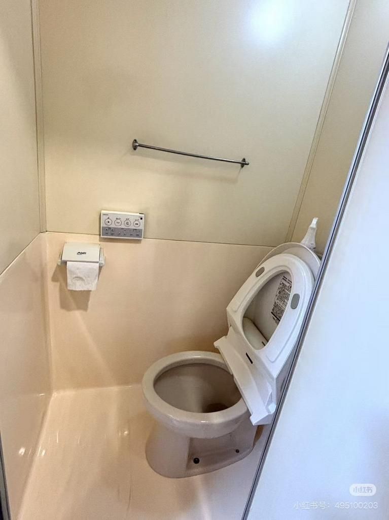 3LDK Steel House with Parking for Sale in Osaka Nishinari - Thumbnail 2