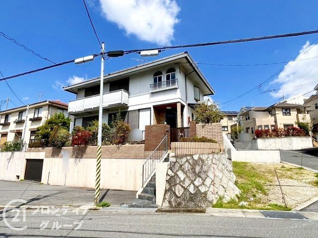 4LDK House for Sale in Ikoma, Nara - 121 sqm - Thumbnail 2