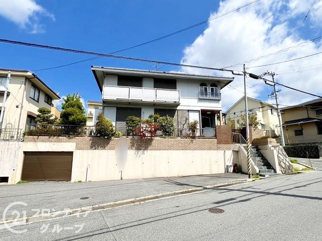 4LDK House for Sale in Ikoma, Nara - 121 sqm - Thumbnail 3