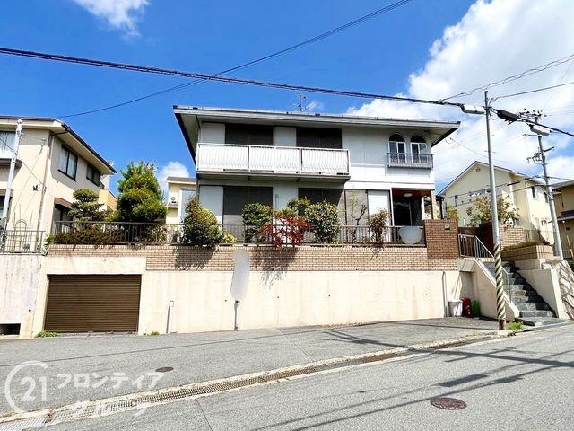 4LDK House for Sale in Ikoma, Nara - 121 sqm - Image 1