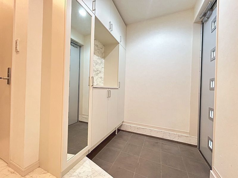 Bright 3-Story Family Home with Loft in Takatsuki, Osaka - Thumbnail 2