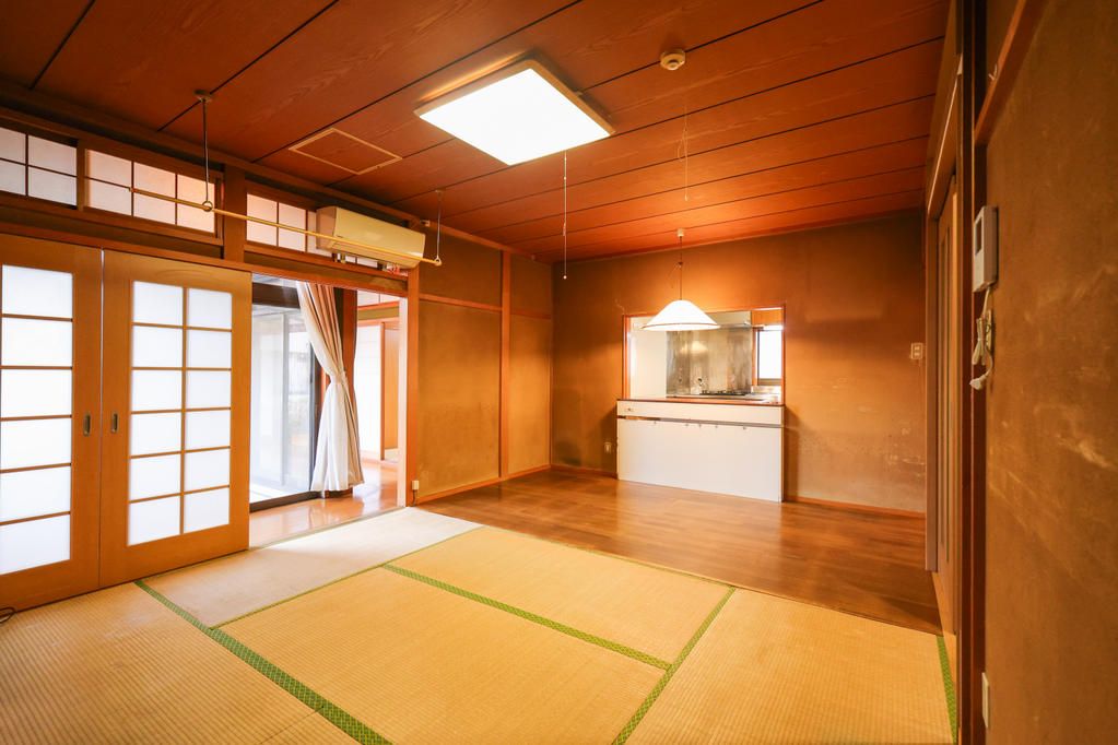 Spacious 6LDK House with Garage in Kanazawa, Ishikawa - Thumbnail 2