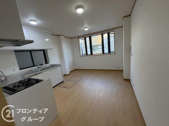 Modern 3-Story House with Elevator for Sale in Higashisumiyoshi, Osaka - Thumbnail 3