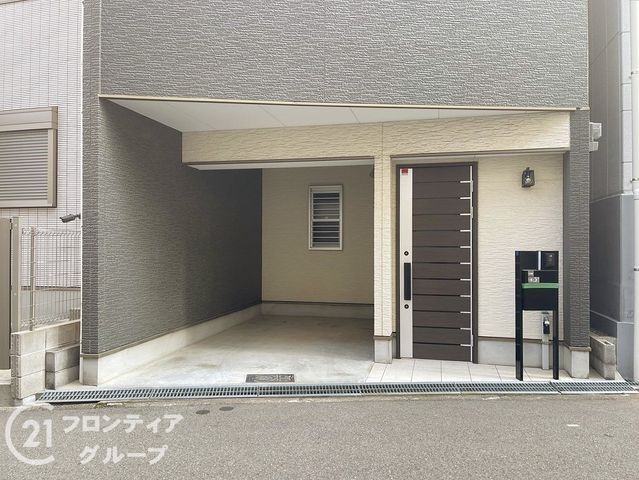 Renovated 4LDK House for Sale in Tennoji, Osaka - Thumbnail 2