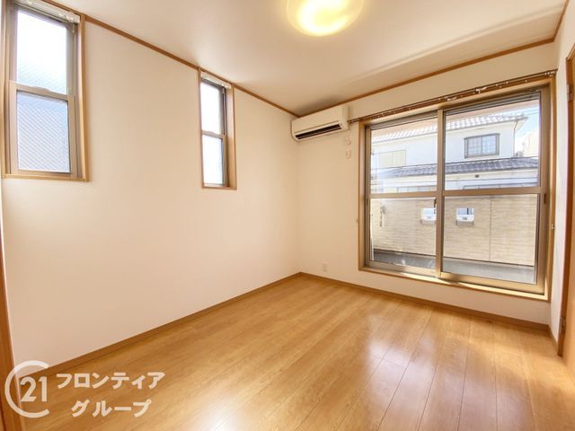4LDK House for Sale in Sakai, Osaka - 95.85m² - Thumbnail 2