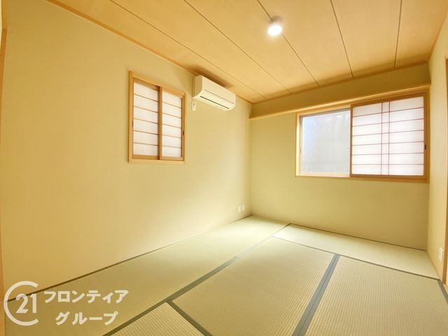 4LDK House for Sale in Sakai, Osaka - 95.85m² - Thumbnail 3