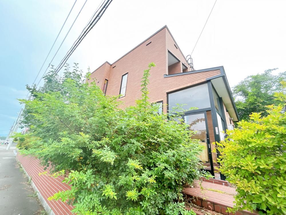 5LDK Brick House on 406m² Land in Iwamizawa, Hokkaido - Thumbnail 2