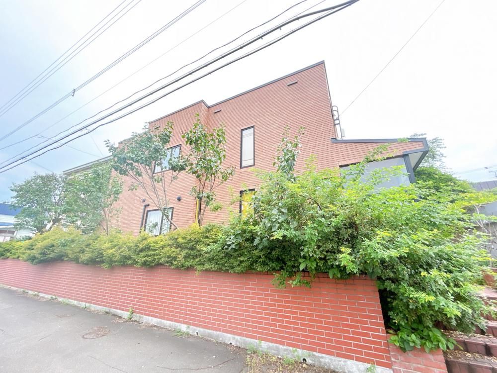 5LDK Brick House on 406m² Land in Iwamizawa, Hokkaido - Thumbnail 3