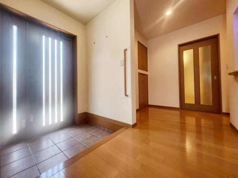 4LDK House for Sale in Matsubara City, Osaka - Thumbnail 2